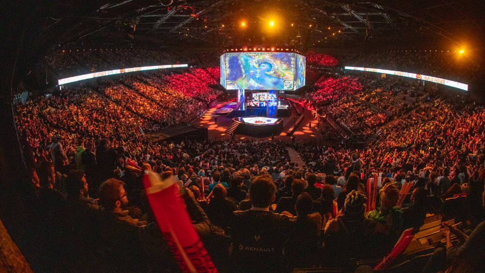 Aixiao： 369 和我是好兄弟。在2021年，我从 Bilibili Gaming 把他带走过一次，但这次我被拦截了。