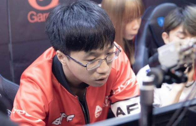 外网热议BLG横扫C9：我们从未真正摆脱过LCK vs LPL的洲际赛